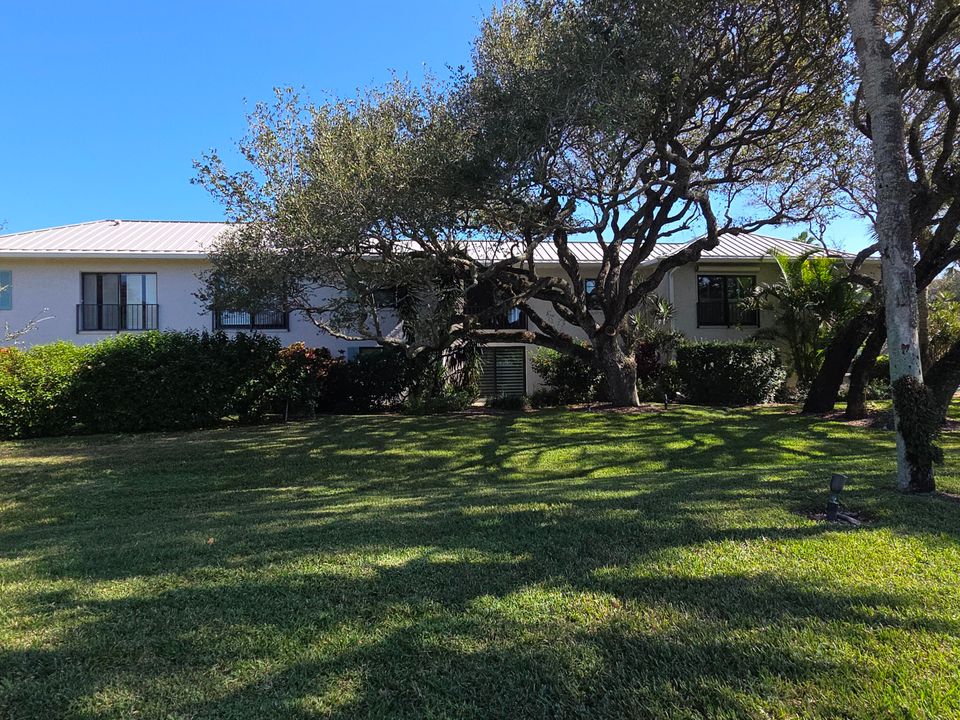 For Sale: $375,000 (2 beds, 2 baths, 1170 Square Feet)