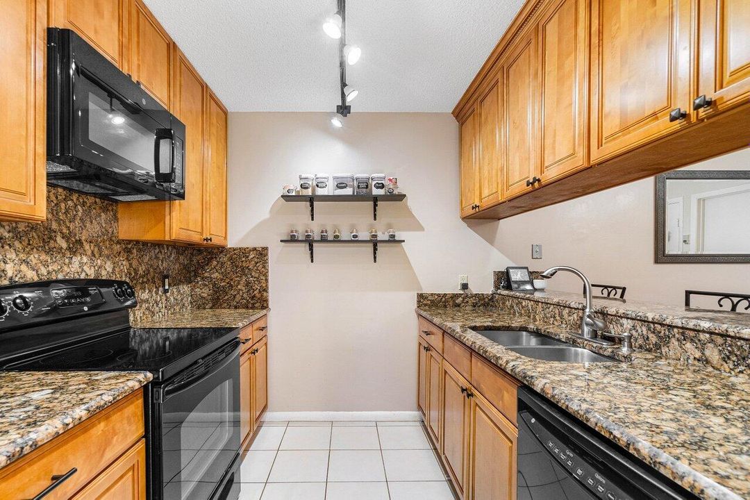 For Sale: $295,000 (3 beds, 2 baths, 1488 Square Feet)