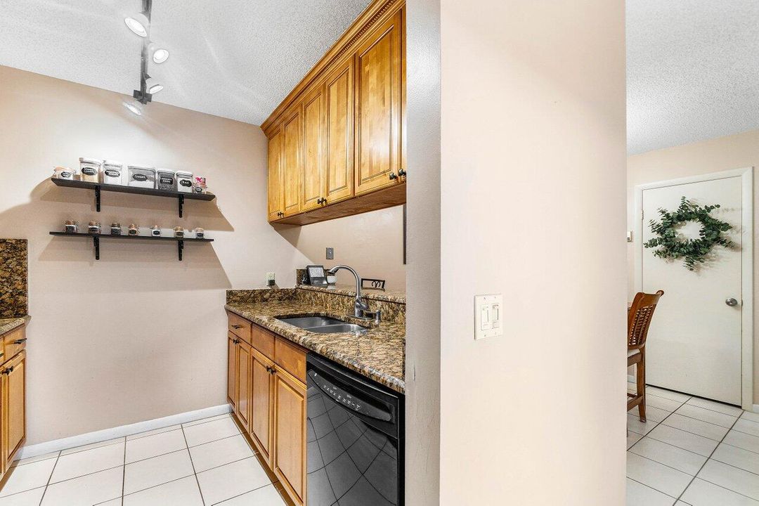 For Sale: $295,000 (3 beds, 2 baths, 1488 Square Feet)