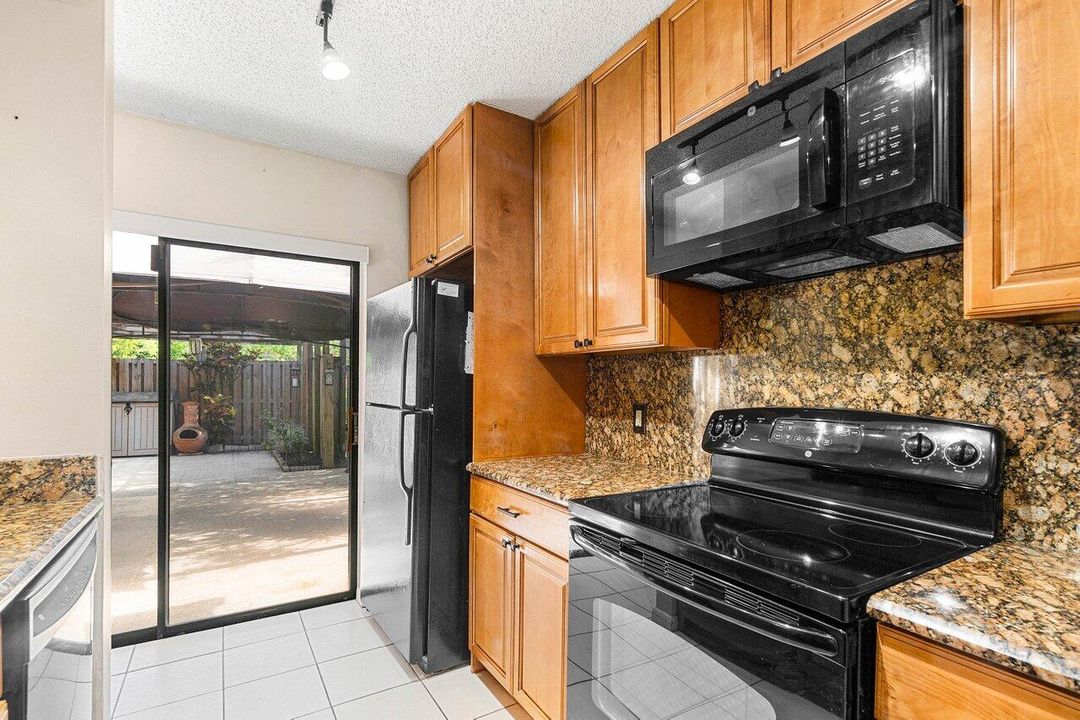 For Sale: $295,000 (3 beds, 2 baths, 1488 Square Feet)