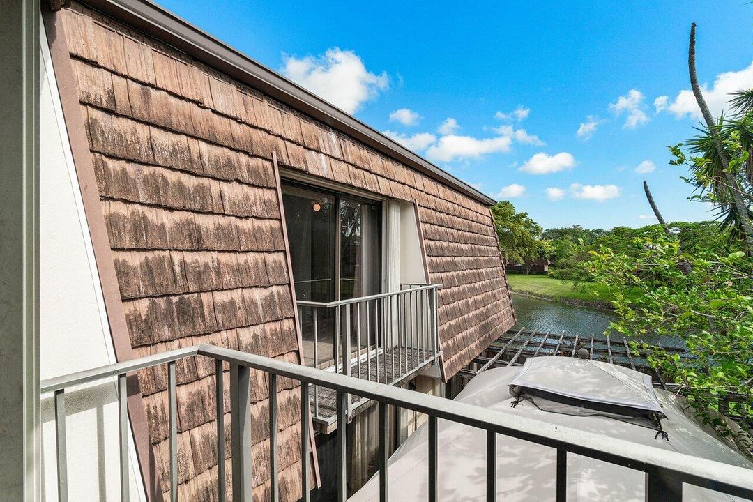 For Sale: $295,000 (3 beds, 2 baths, 1488 Square Feet)