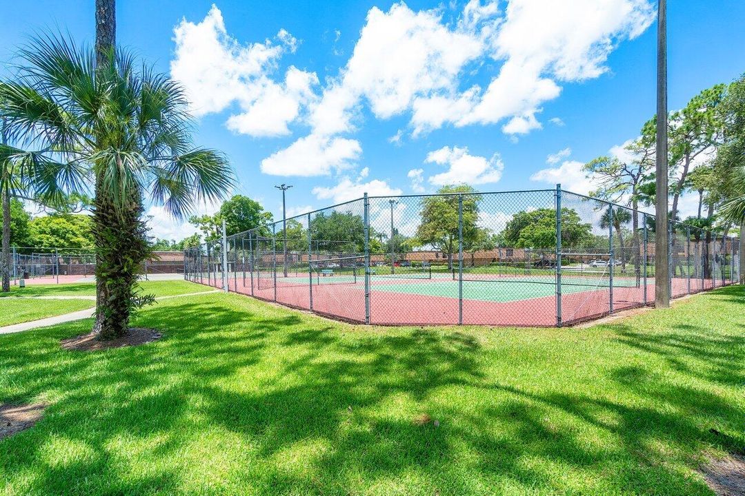 For Sale: $295,000 (3 beds, 2 baths, 1488 Square Feet)