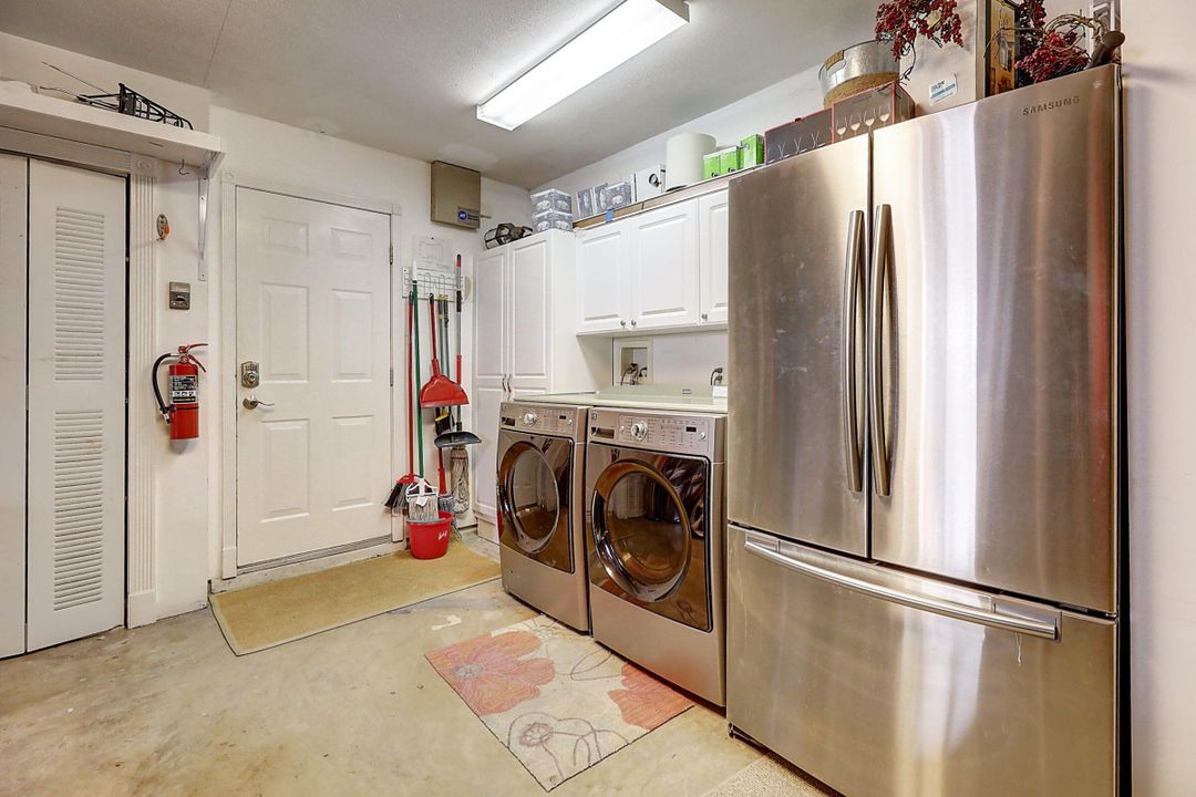 For Sale: $2,699,000 (4 beds, 3 baths, 2400 Square Feet)