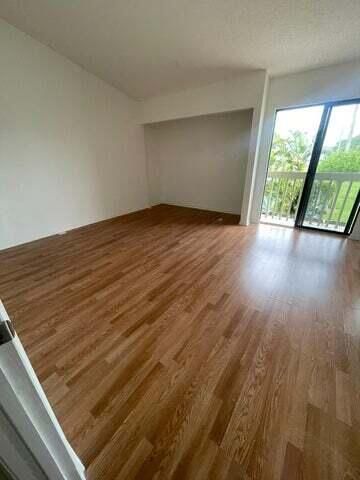 На продажу: $249,900 (2 спален, 2 ванн, 1242 Квадратных фут)