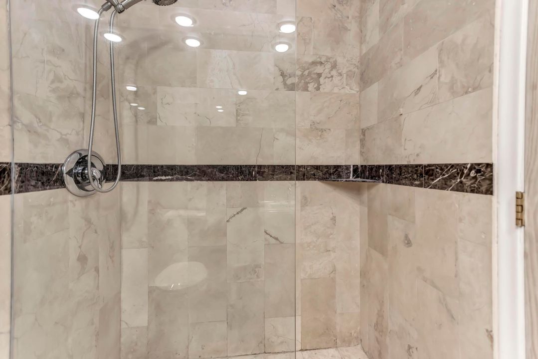 出租: $2,750 (2 贝兹, 2 浴室, 1108 平方英尺)