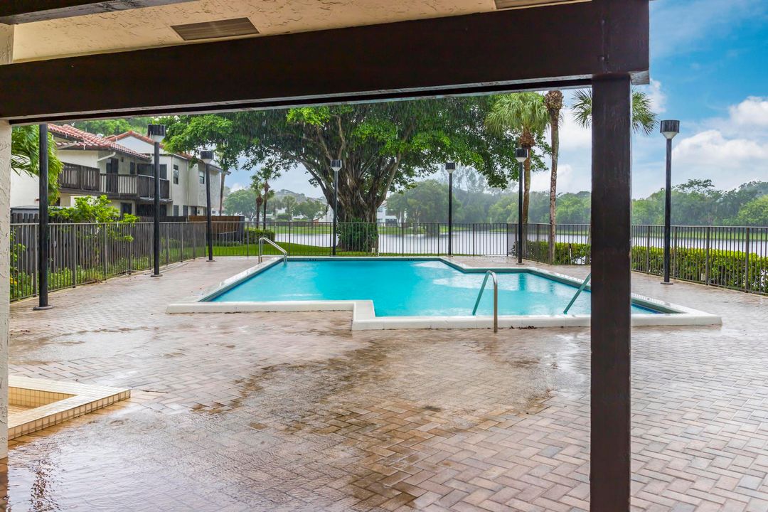 出租: $2,750 (2 贝兹, 2 浴室, 1108 平方英尺)