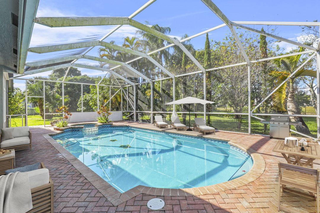 На продажу: $580,000 (4 спален, 2 ванн, 2080 Квадратных фут)