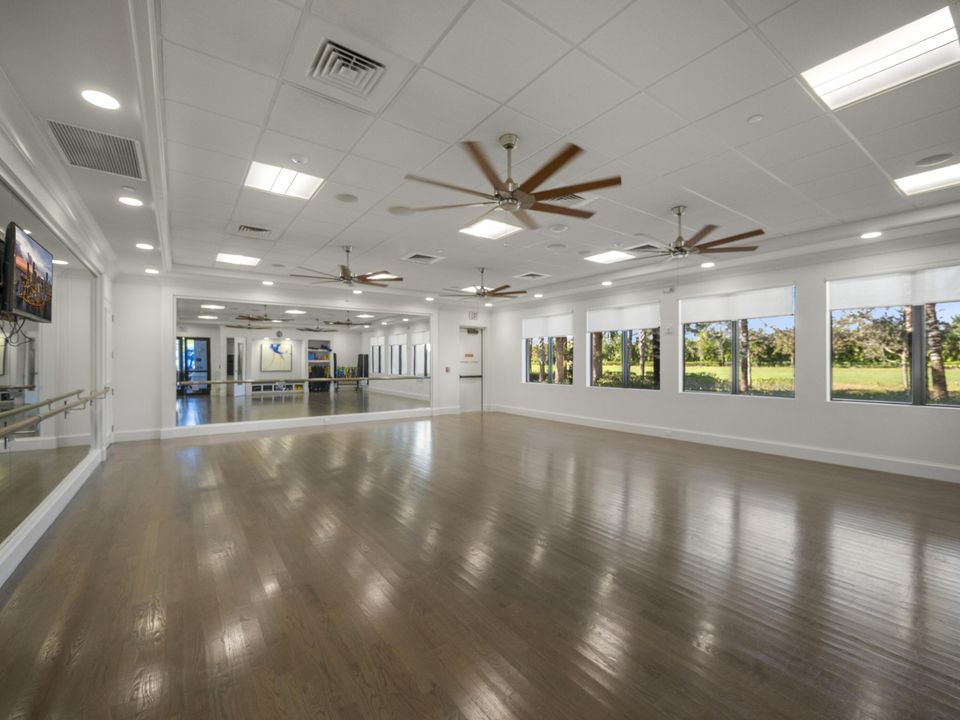 For Sale: $1,899,999 (3 beds, 3 baths, 3060 Square Feet)