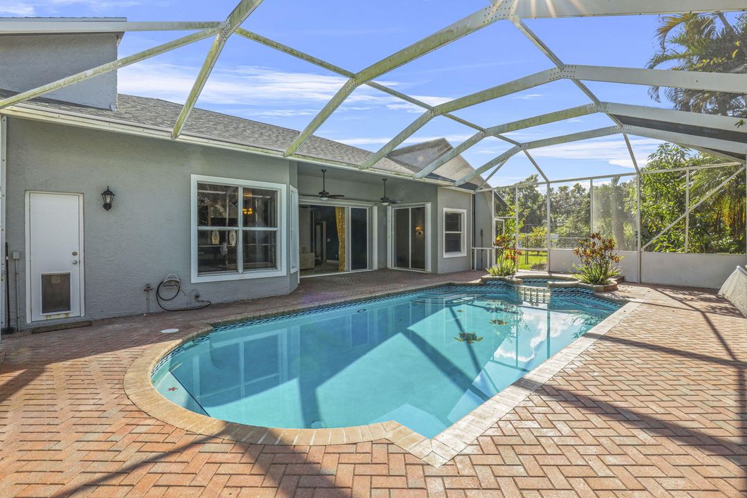 На продажу: $580,000 (4 спален, 2 ванн, 2080 Квадратных фут)