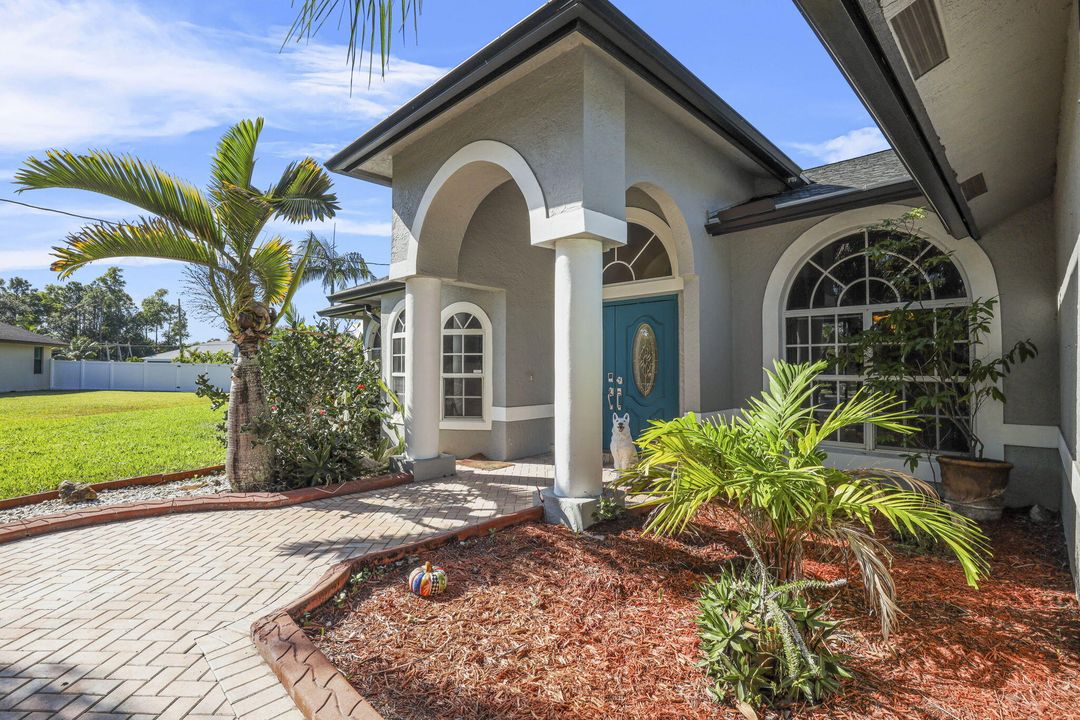 На продажу: $580,000 (4 спален, 2 ванн, 2080 Квадратных фут)