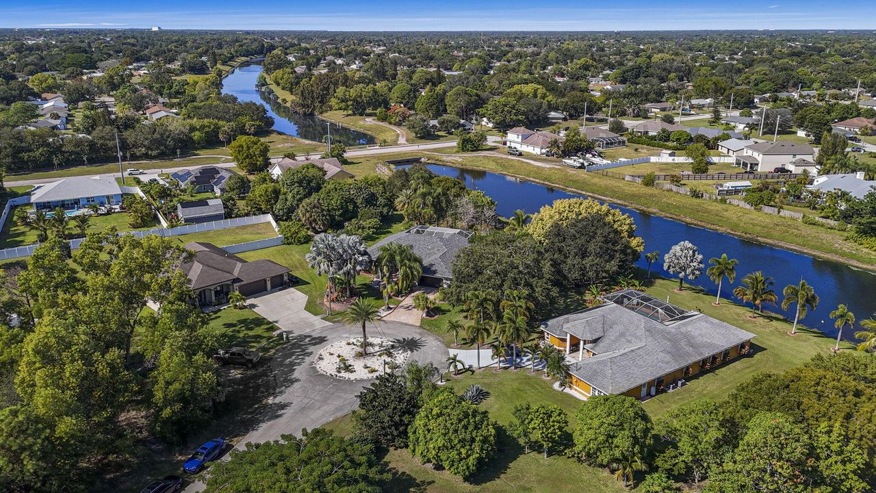 На продажу: $580,000 (4 спален, 2 ванн, 2080 Квадратных фут)