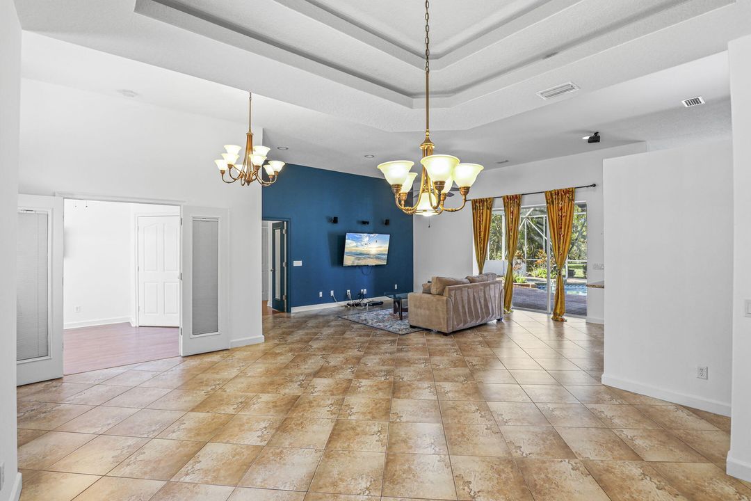 На продажу: $580,000 (4 спален, 2 ванн, 2080 Квадратных фут)