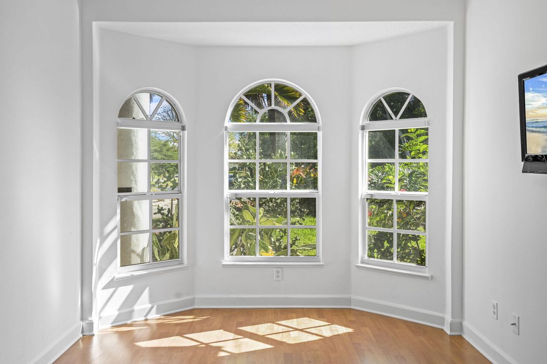 На продажу: $580,000 (4 спален, 2 ванн, 2080 Квадратных фут)