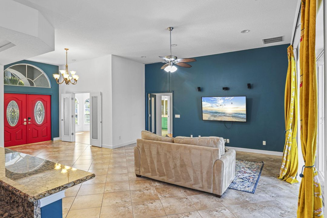 На продажу: $580,000 (4 спален, 2 ванн, 2080 Квадратных фут)