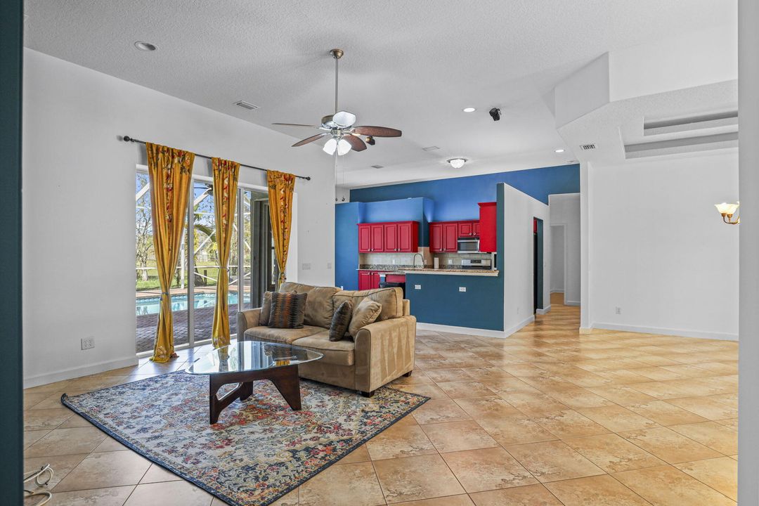 На продажу: $580,000 (4 спален, 2 ванн, 2080 Квадратных фут)