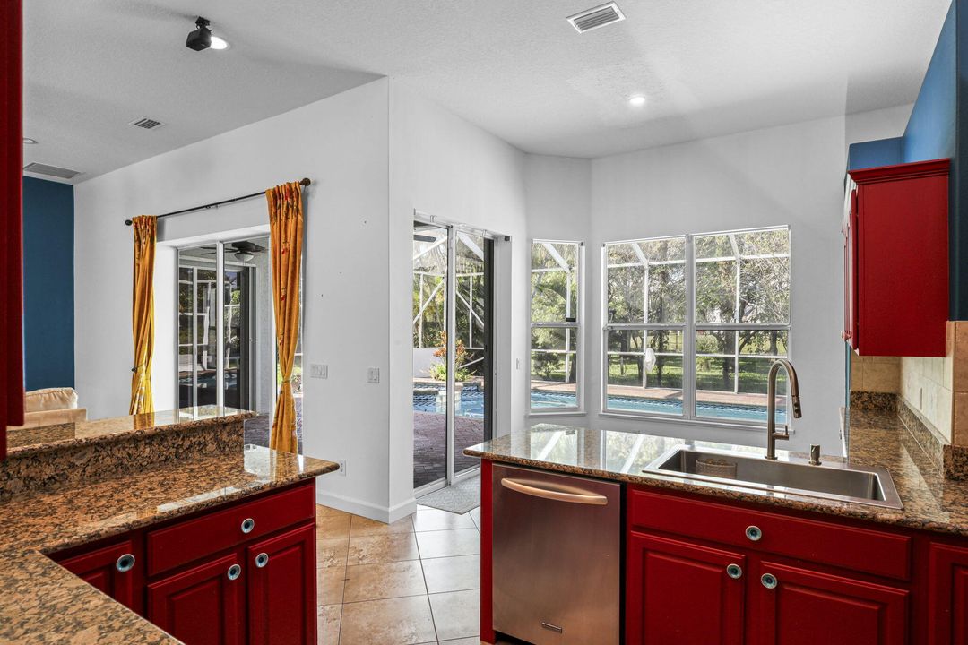 На продажу: $580,000 (4 спален, 2 ванн, 2080 Квадратных фут)