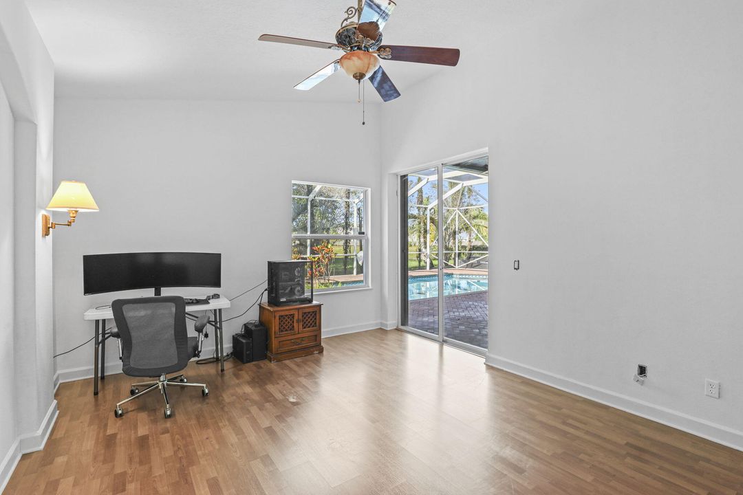 На продажу: $580,000 (4 спален, 2 ванн, 2080 Квадратных фут)