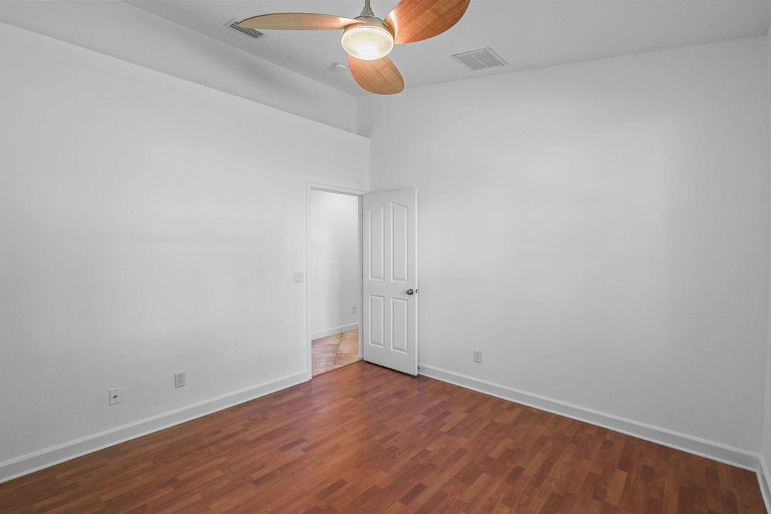 На продажу: $580,000 (4 спален, 2 ванн, 2080 Квадратных фут)