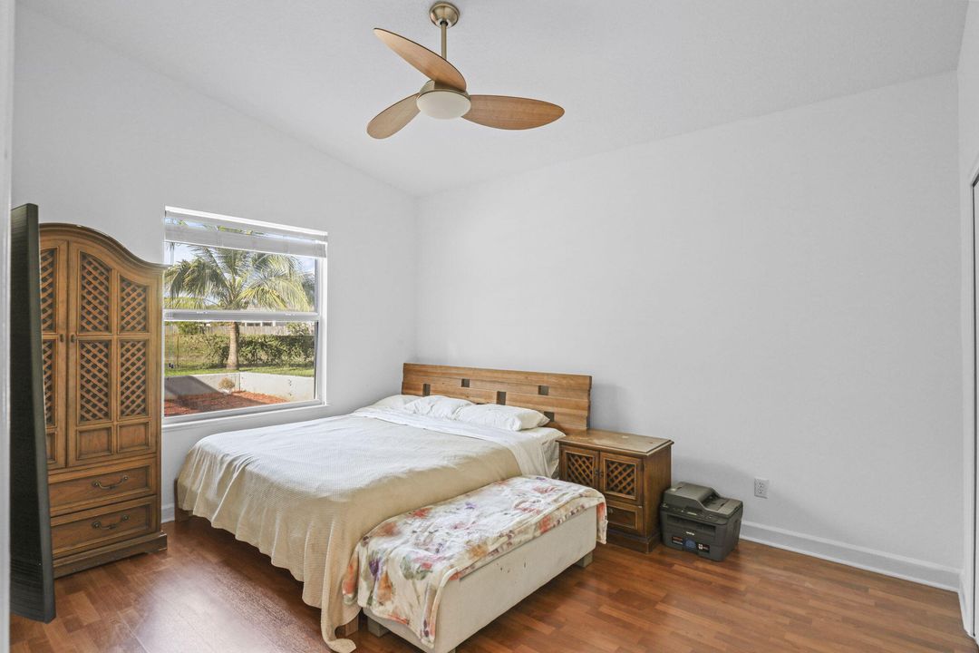 На продажу: $580,000 (4 спален, 2 ванн, 2080 Квадратных фут)