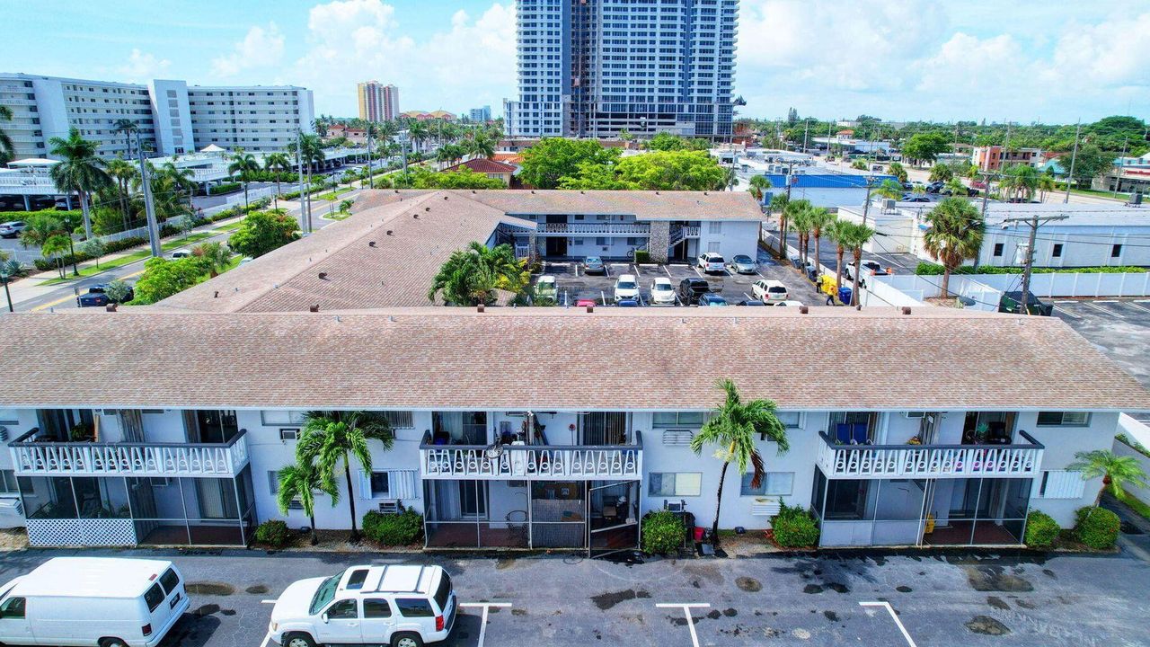 For Rent: $1,850 (1 beds, 1 baths, 698 Square Feet)