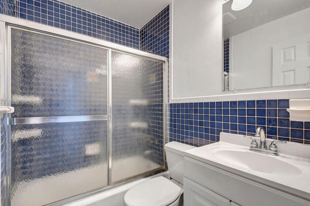 For Rent: $1,850 (1 beds, 1 baths, 698 Square Feet)