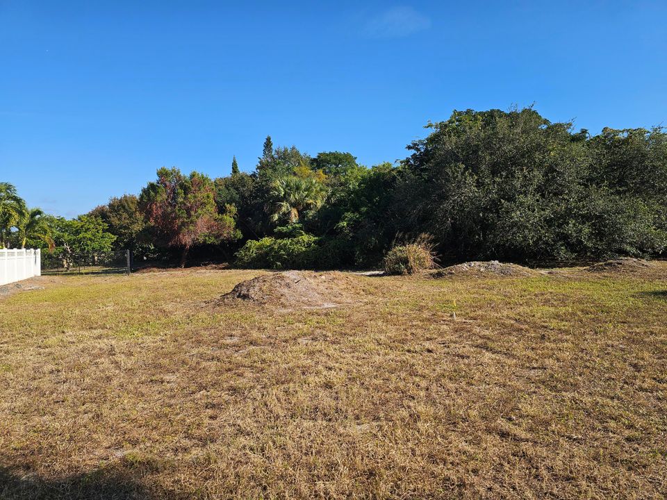 Под контрактом: $60,000 (0 спален, 0 ванн, 0 Квадратных фут)