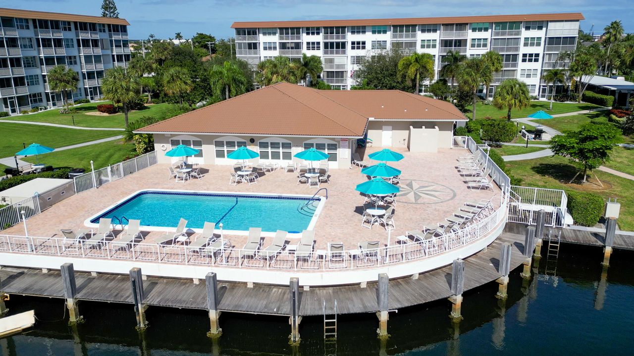 En Venta: $398,750 (2 camas, 2 baños, 1200 Pies cuadrados)