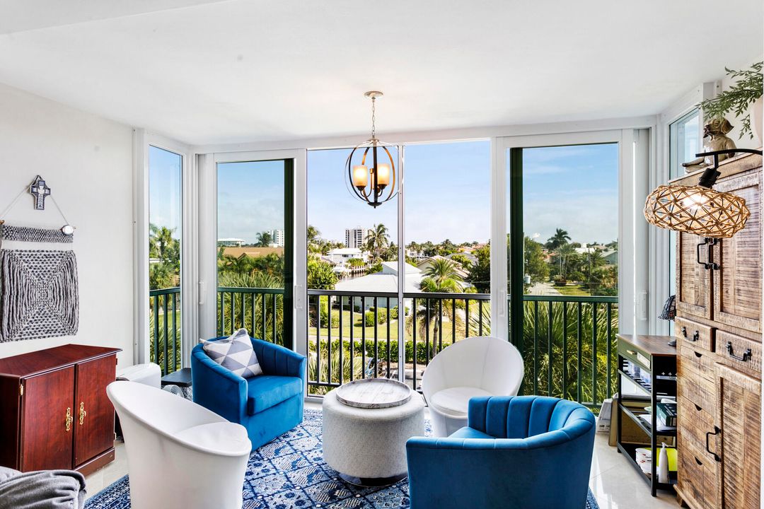 En Venta: $398,750 (2 camas, 2 baños, 1200 Pies cuadrados)