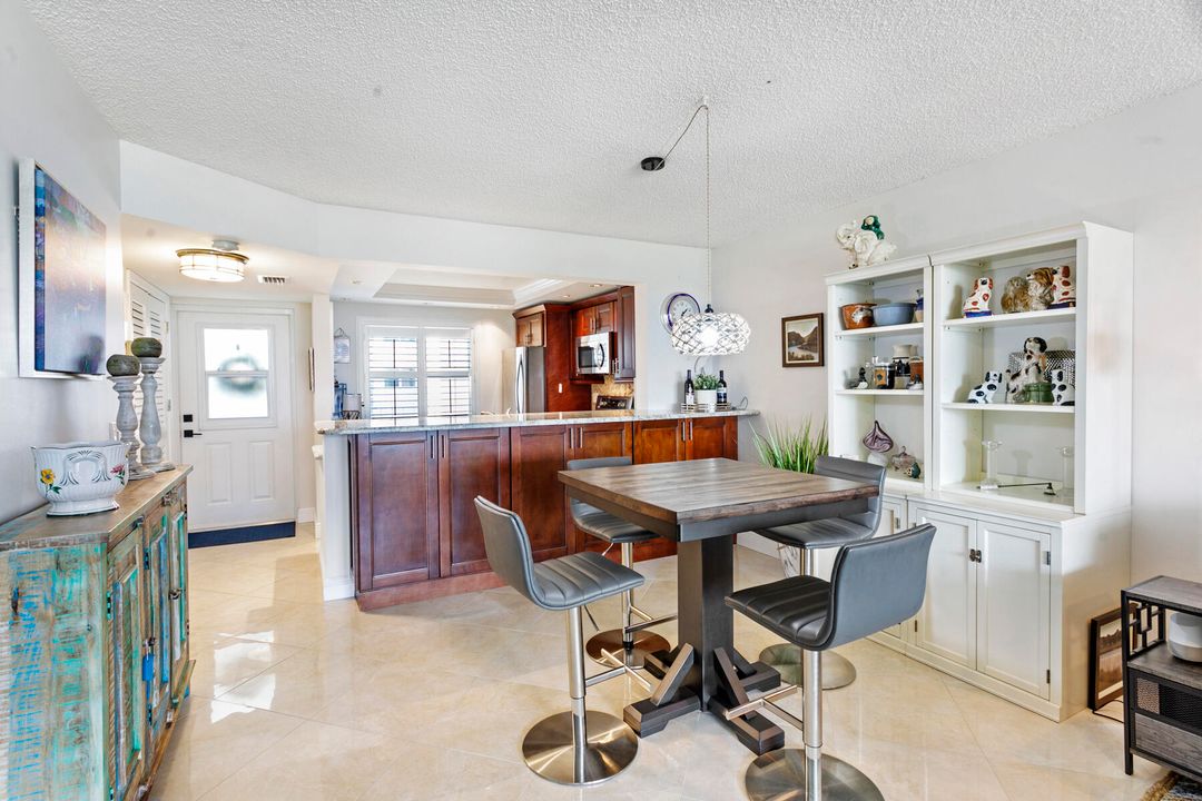 En Venta: $398,750 (2 camas, 2 baños, 1200 Pies cuadrados)