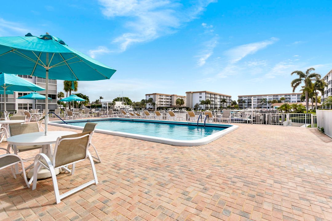 En Venta: $398,750 (2 camas, 2 baños, 1200 Pies cuadrados)