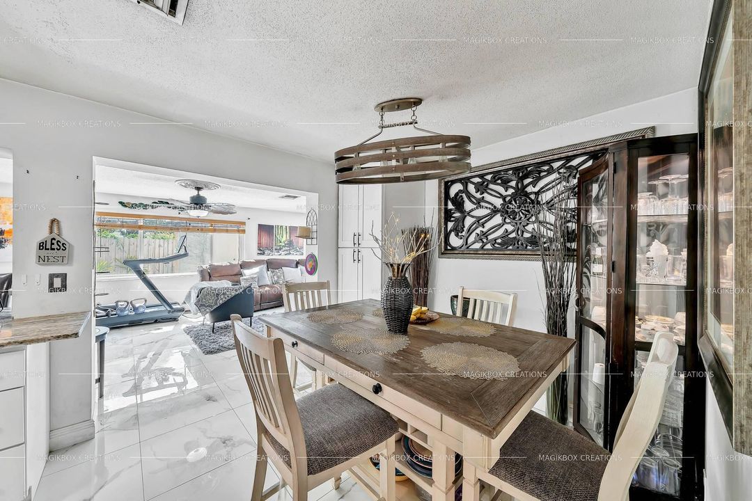 На продажу: $389,900 (3 спален, 2 ванн, 1592 Квадратных фут)