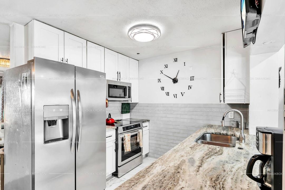 На продажу: $389,900 (3 спален, 2 ванн, 1592 Квадратных фут)