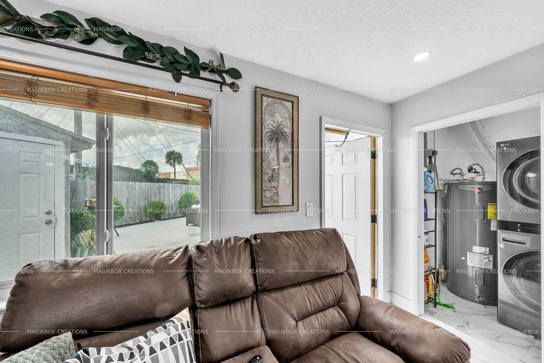 На продажу: $389,900 (3 спален, 2 ванн, 1592 Квадратных фут)