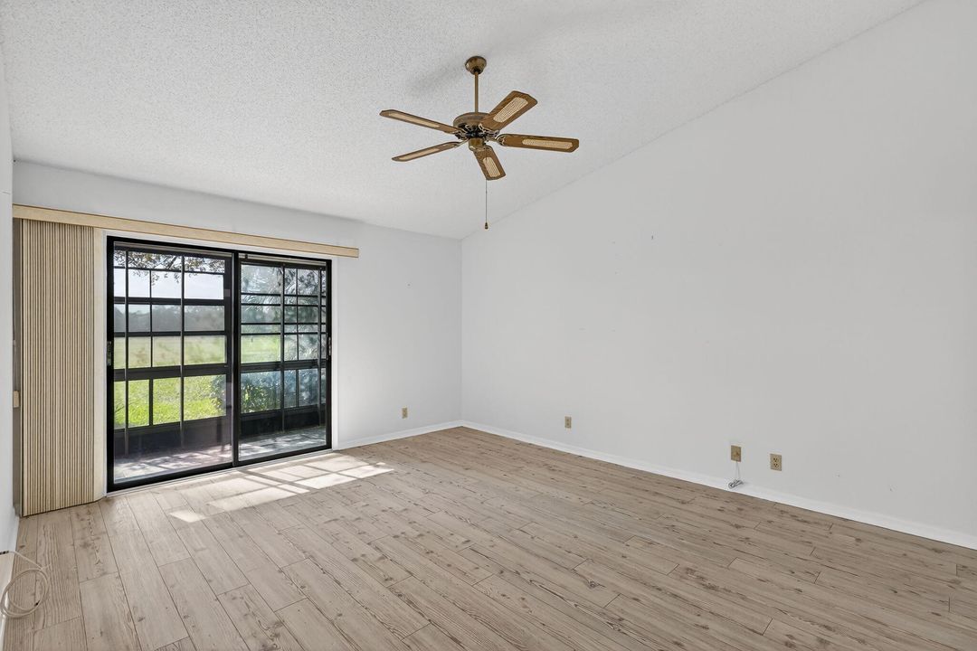 For Sale: $315,000 (2 beds, 2 baths, 1193 Square Feet)