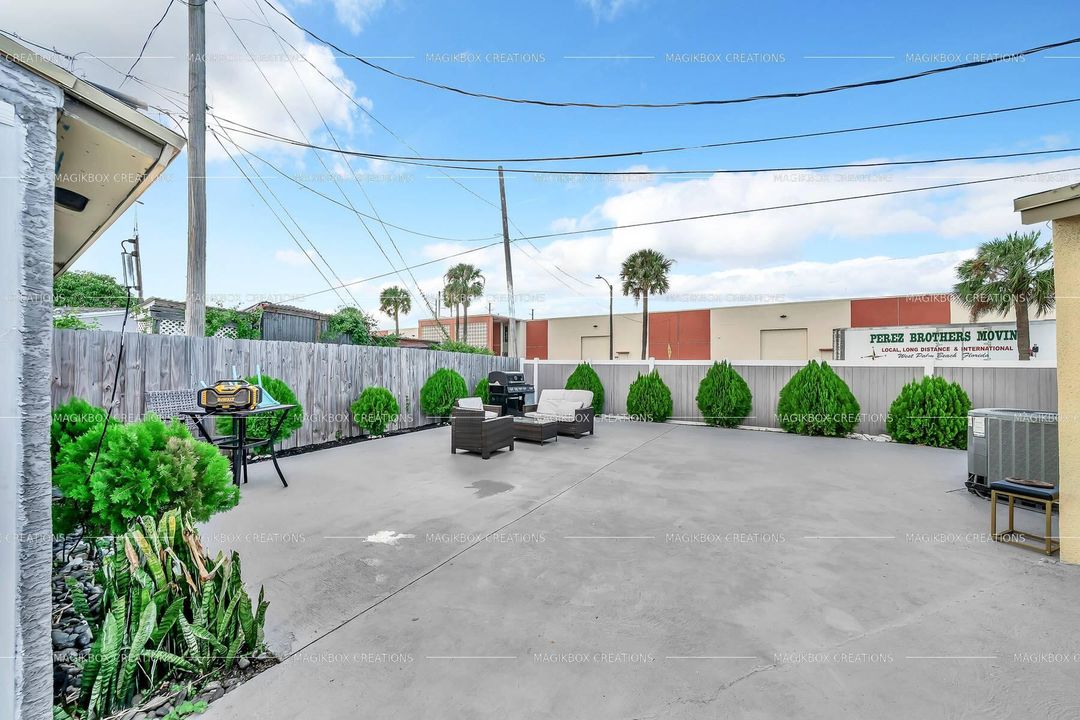 На продажу: $389,900 (3 спален, 2 ванн, 1592 Квадратных фут)