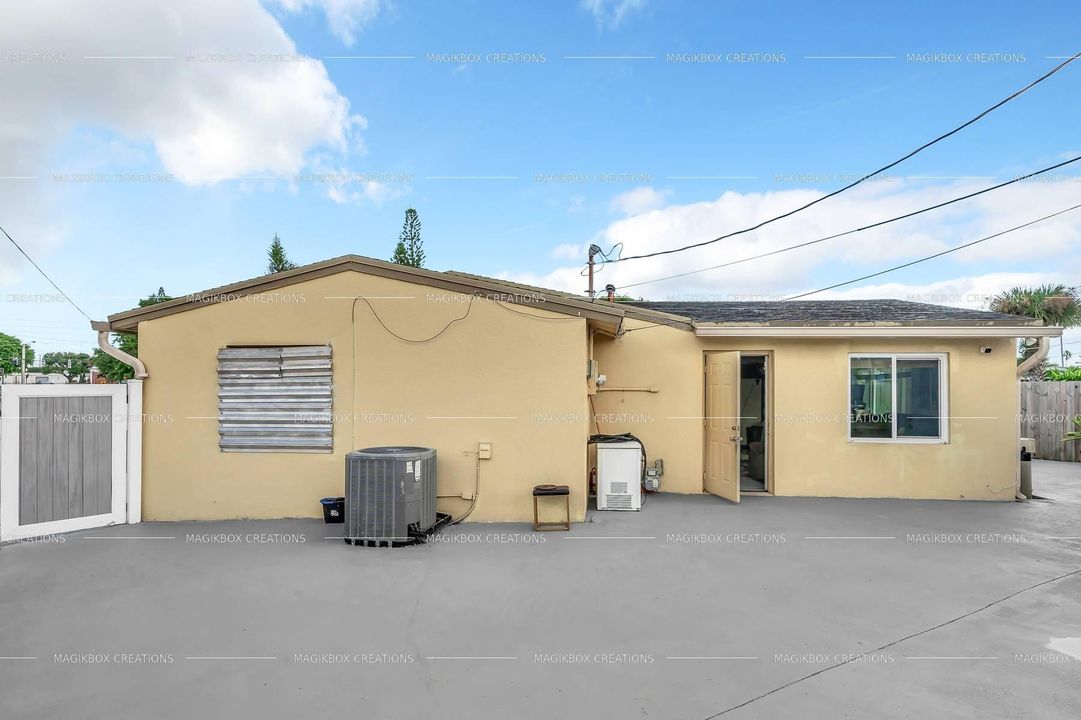 На продажу: $389,900 (3 спален, 2 ванн, 1592 Квадратных фут)