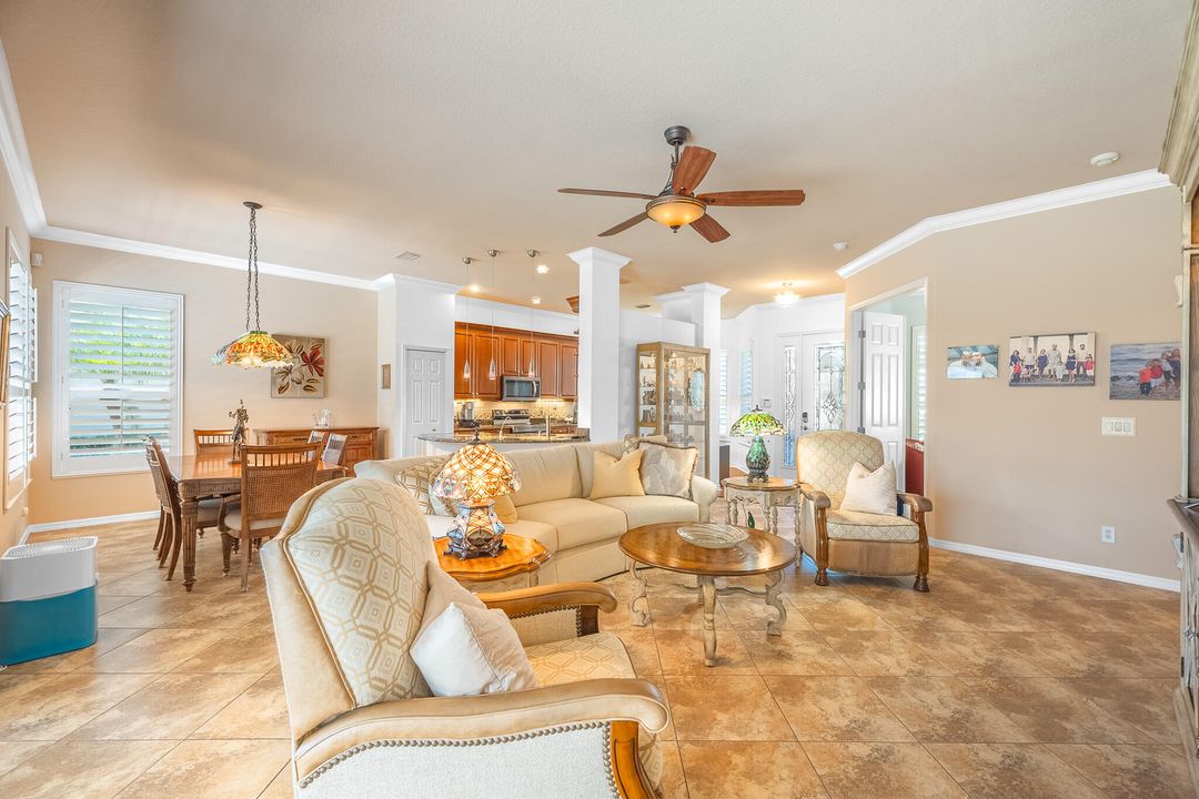 На продажу: $650,000 (3 спален, 2 ванн, 1800 Квадратных фут)