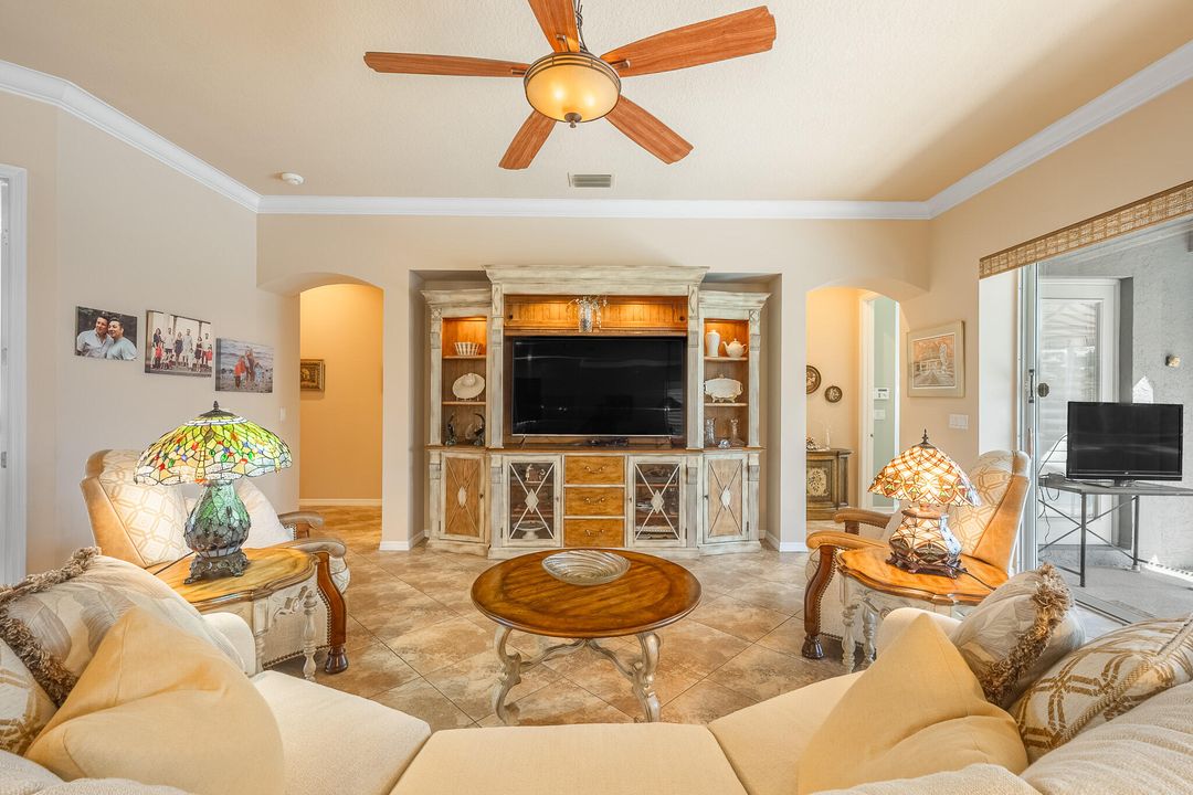 На продажу: $650,000 (3 спален, 2 ванн, 1800 Квадратных фут)