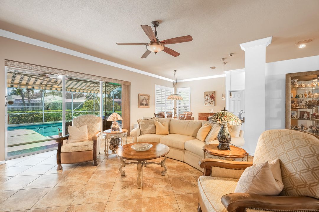 На продажу: $650,000 (3 спален, 2 ванн, 1800 Квадратных фут)