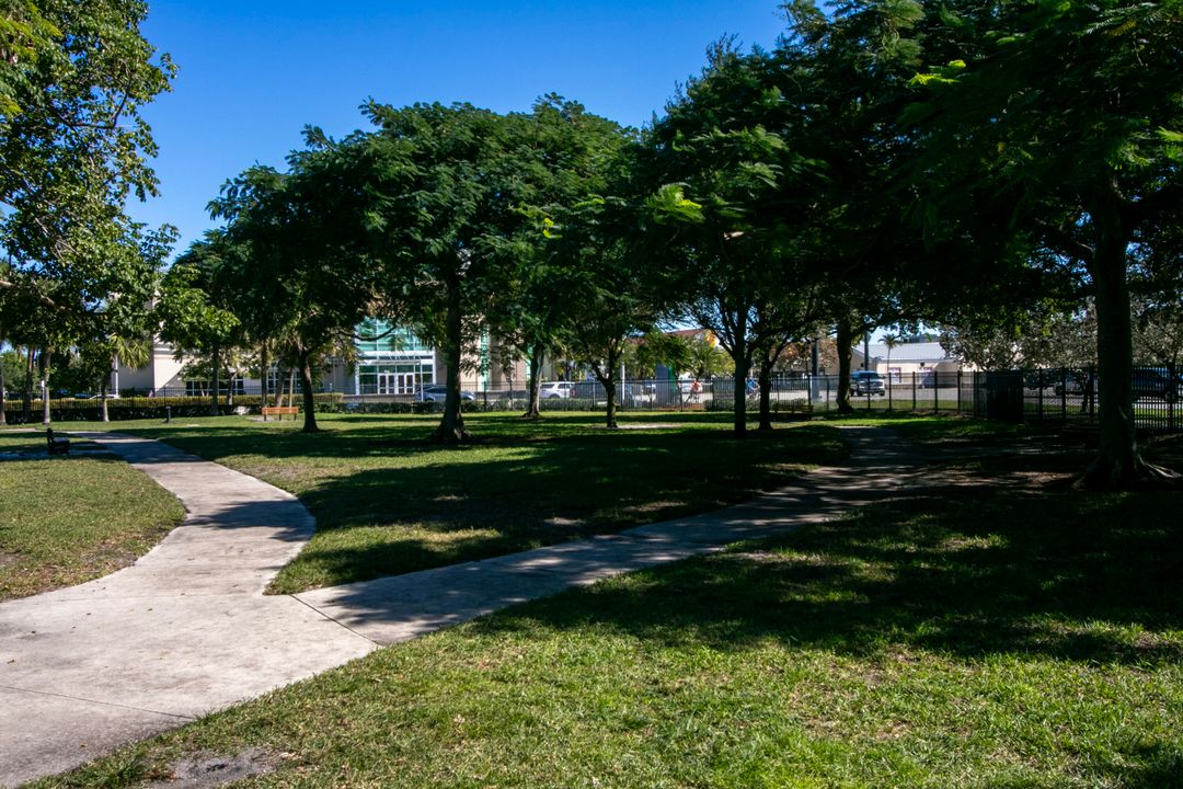 En Venta: $428,951 (2 camas, 1 baños, 974 Pies cuadrados)