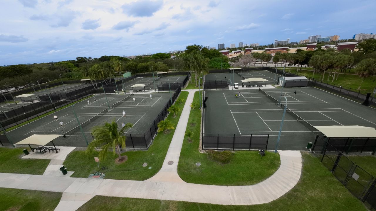 En Venta: $428,951 (2 camas, 1 baños, 974 Pies cuadrados)