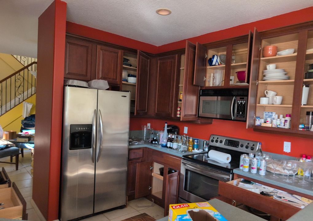 For Sale: $595,000 (3 beds, 2 baths, 2561 Square Feet)