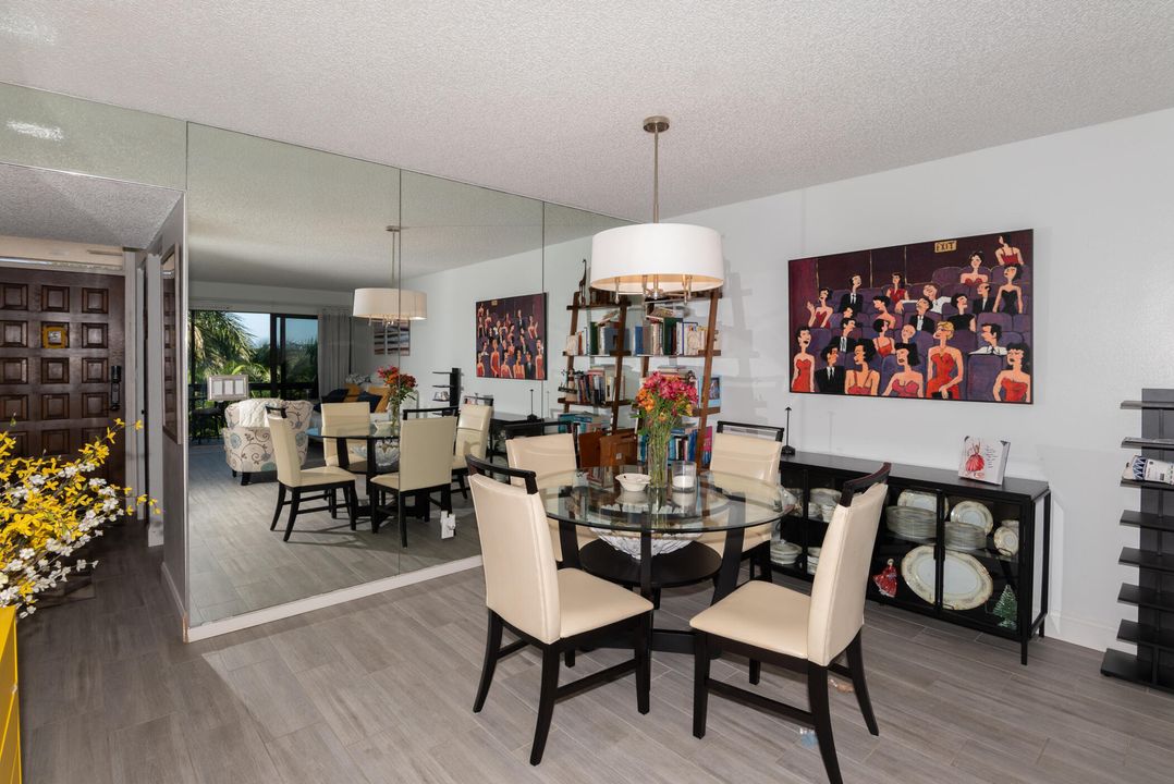 For Sale: $235,000 (2 beds, 2 baths, 1042 Square Feet)