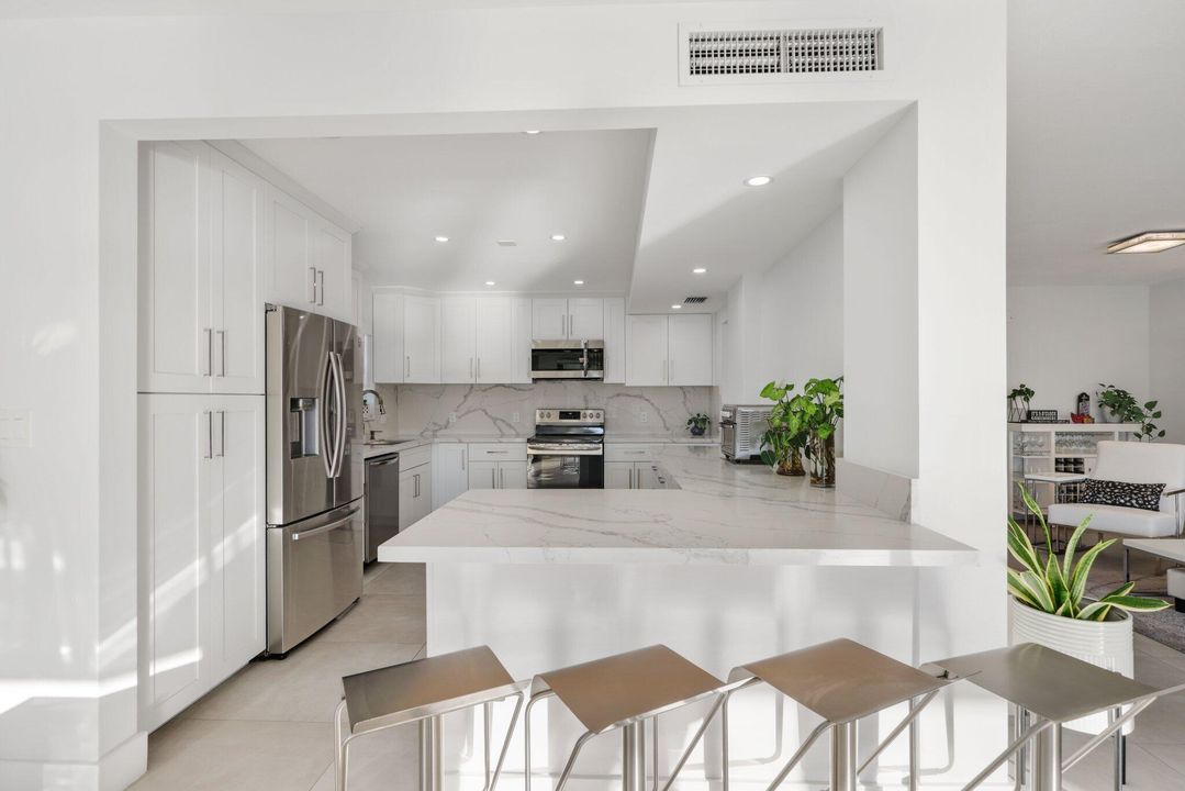 For Sale: $1,110,000 (2 beds, 2 baths, 2045 Square Feet)