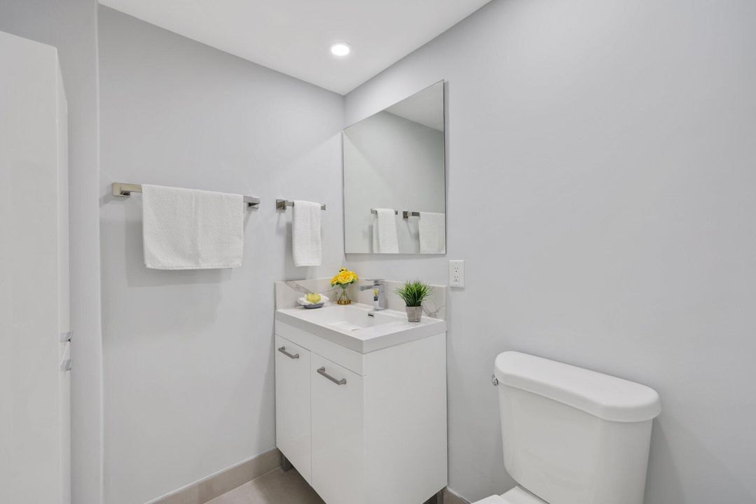 For Sale: $1,110,000 (2 beds, 2 baths, 2045 Square Feet)