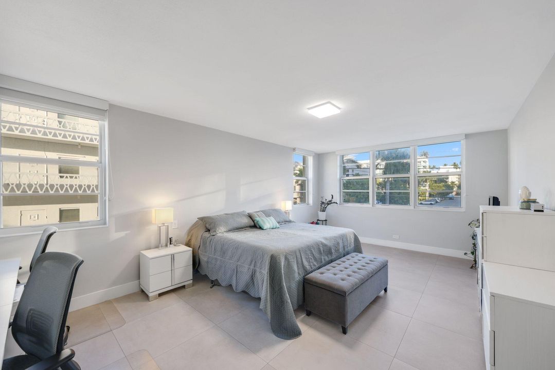 For Sale: $1,110,000 (2 beds, 2 baths, 2045 Square Feet)