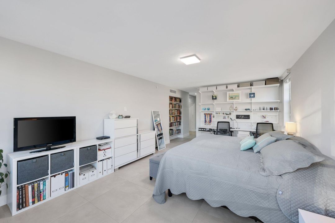 For Sale: $1,110,000 (2 beds, 2 baths, 2045 Square Feet)