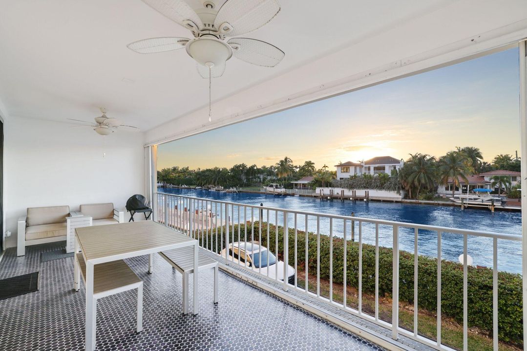 For Sale: $1,110,000 (2 beds, 2 baths, 2045 Square Feet)