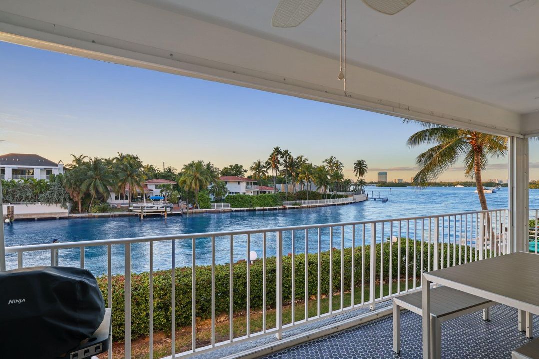 For Sale: $1,110,000 (2 beds, 2 baths, 2045 Square Feet)