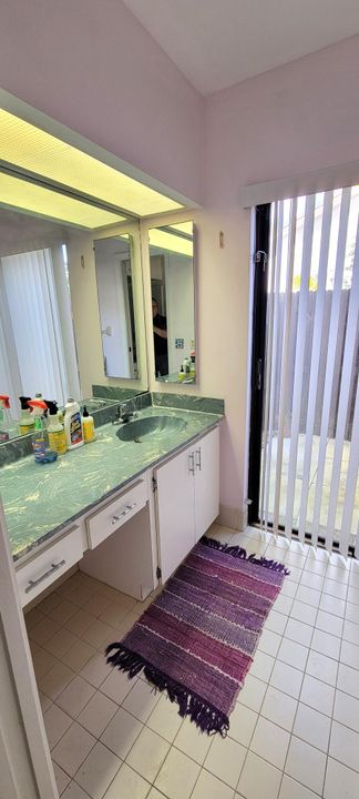 For Sale: $419,000 (2 beds, 2 baths, 1369 Square Feet)